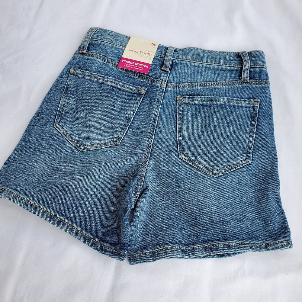 SO High-Rise Distressed Mom Shorts Size 5 - Picture 9 of 13